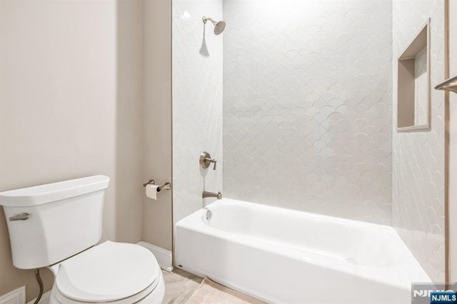 37 Glenfair Road, Glen Rock, NJ 07452