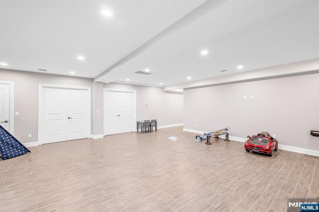 37 Glenfair Road, Glen Rock, NJ 07452