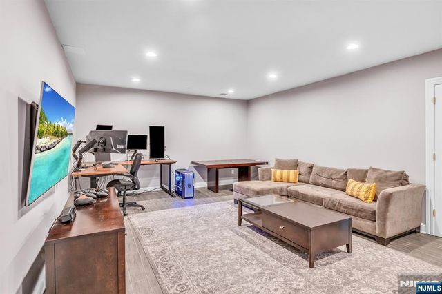 37 Glenfair Road, Glen Rock, NJ 07452