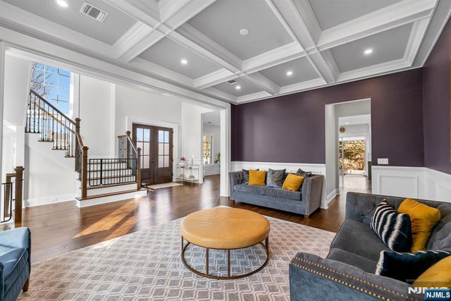 37 Glenfair Road, Glen Rock, NJ 07452