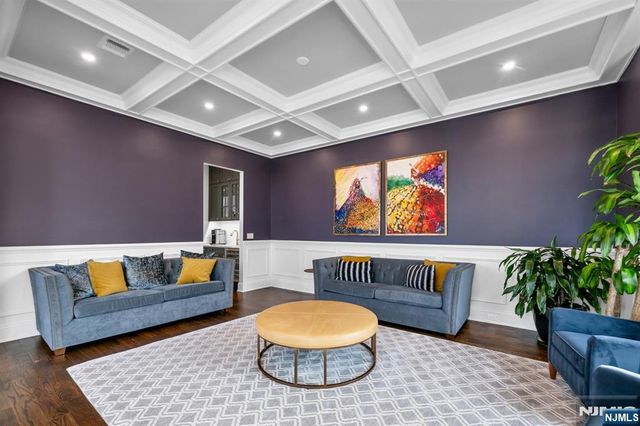 37 Glenfair Road, Glen Rock, NJ 07452