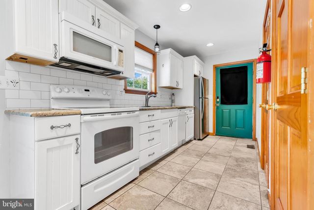 830 DELSEA DR, Franklinville, NJ 08322
