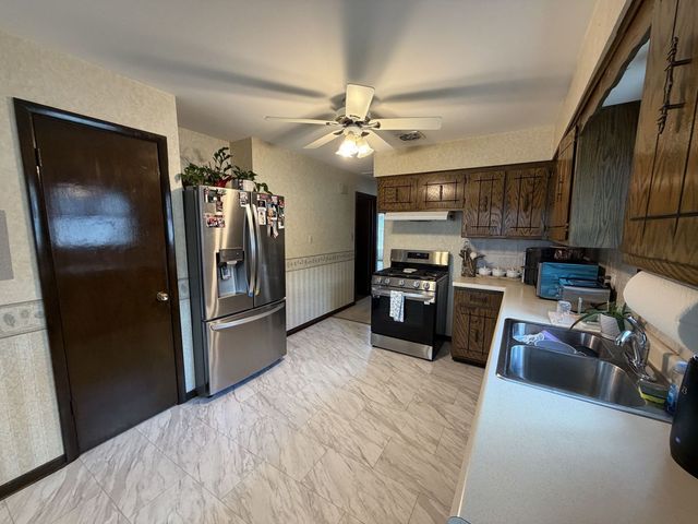 18052 Soleri Drive, Country Club Hills, IL 60478