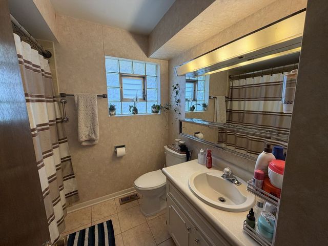 18052 Soleri Drive, Country Club Hills, IL 60478