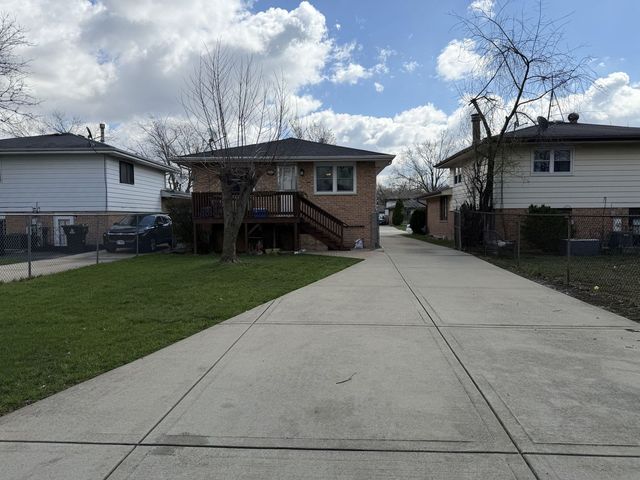 18052 Soleri Drive, Country Club Hills, IL 60478