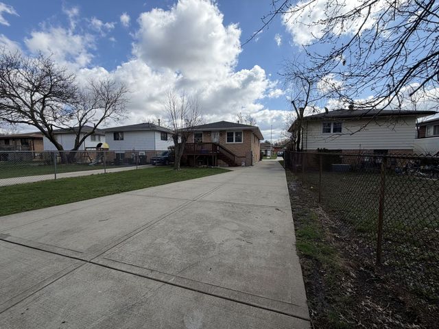 18052 Soleri Drive, Country Club Hills, IL 60478