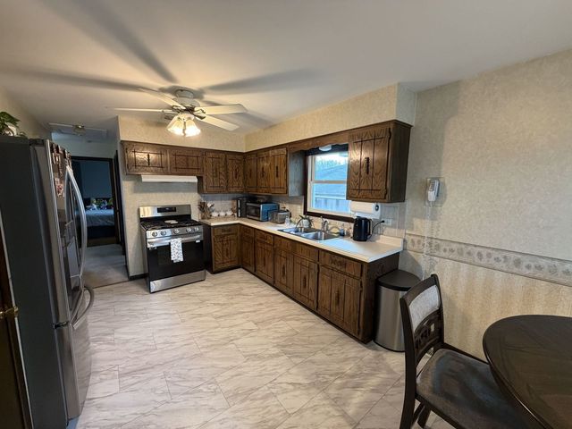 18052 Soleri Drive, Country Club Hills, IL 60478