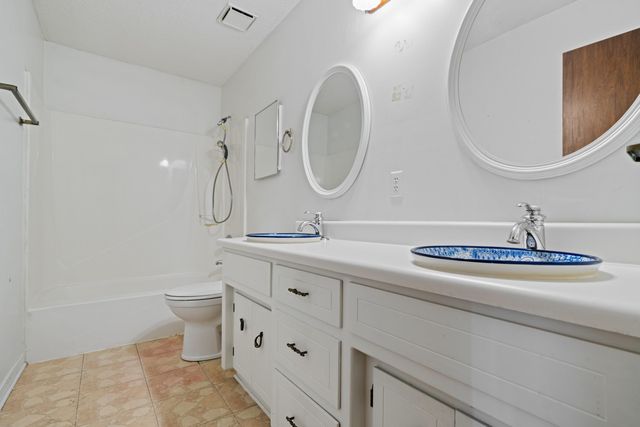 232 Lakeside Lane, Mary Esther, FL 32569