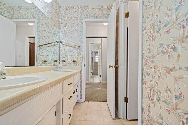 232 Lakeside Lane, Mary Esther, FL 32569