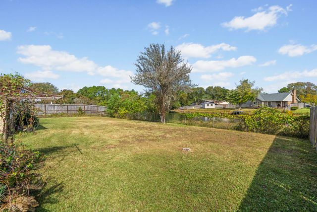 232 Lakeside Lane, Mary Esther, FL 32569