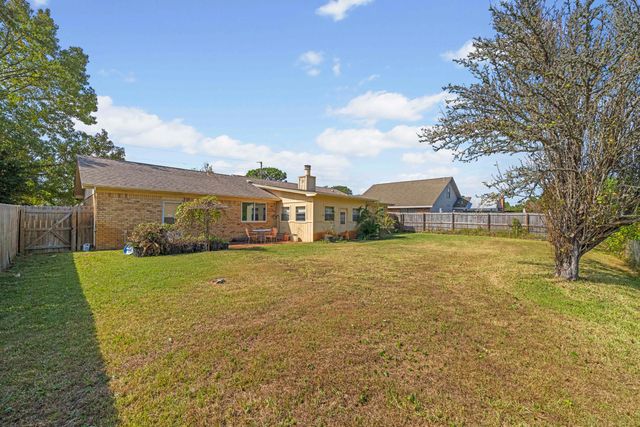 232 Lakeside Lane, Mary Esther, FL 32569