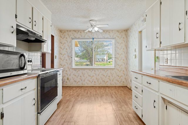 232 Lakeside Lane, Mary Esther, FL 32569