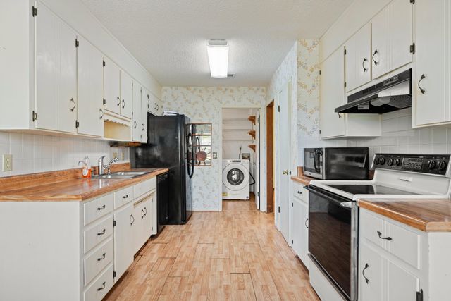 232 Lakeside Lane, Mary Esther, FL 32569