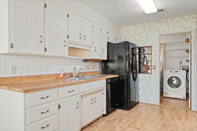 232 Lakeside Lane, Mary Esther, FL 32569