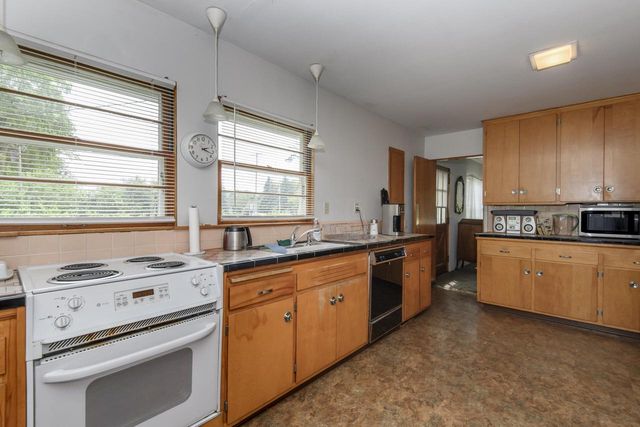 9610 N Cedarburg ROAD, Mequon, WI 53092