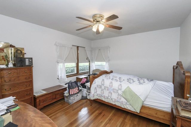 9610 N Cedarburg ROAD, Mequon, WI 53092