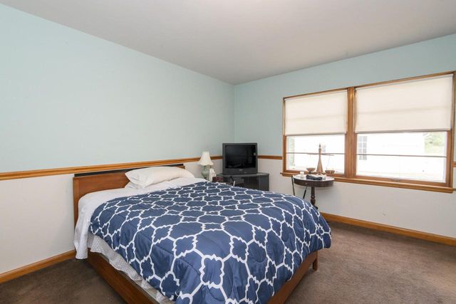 9610 N Cedarburg ROAD, Mequon, WI 53092