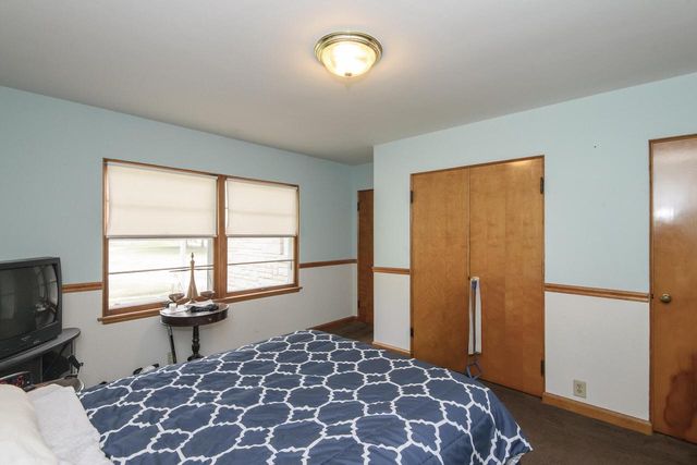 9610 N Cedarburg ROAD, Mequon, WI 53092