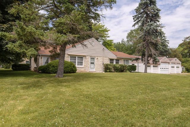 9610 N Cedarburg ROAD, Mequon, WI 53092