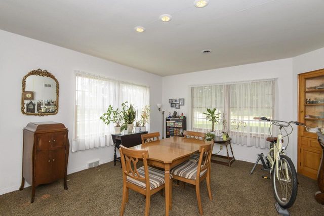 9610 N Cedarburg ROAD, Mequon, WI 53092