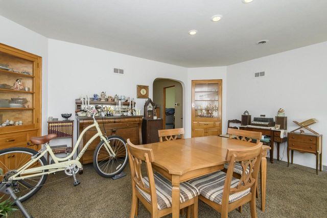 9610 N Cedarburg ROAD, Mequon, WI 53092