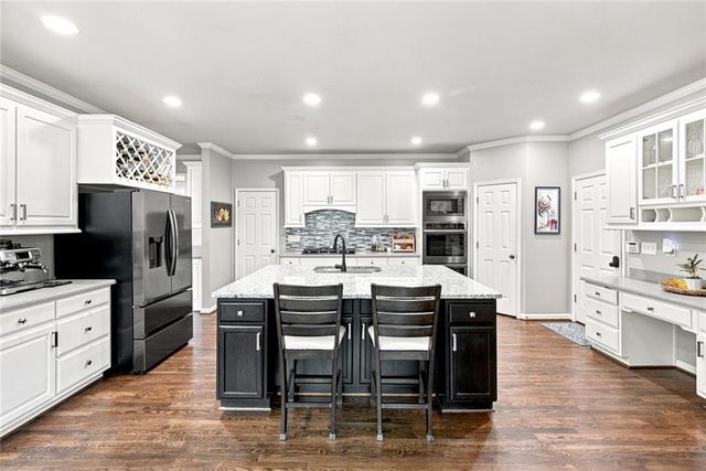 1044 Meadow Club Court, Suwanee, GA 30024