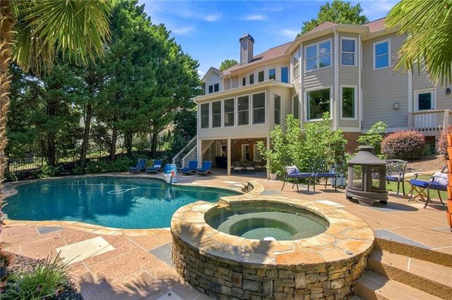 1044 Meadow Club Court, Suwanee, GA 30024