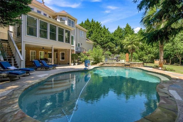 1044 Meadow Club Court, Suwanee, GA 30024