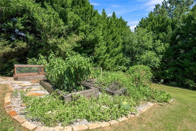 1044 Meadow Club Court, Suwanee, GA 30024