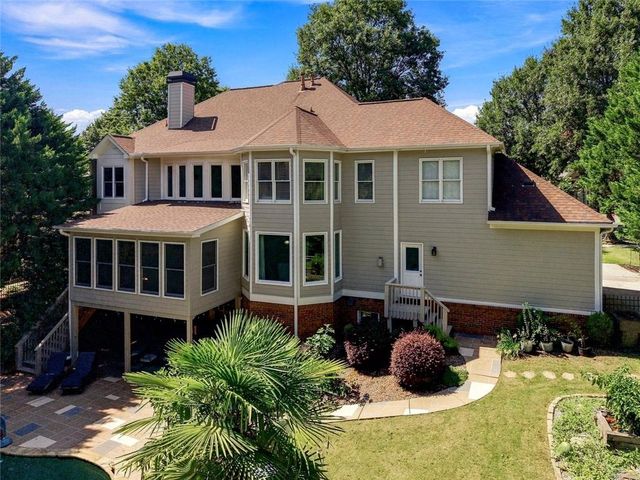 1044 Meadow Club Court, Suwanee, GA 30024