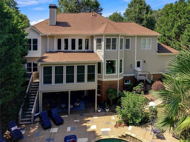 1044 Meadow Club Court, Suwanee, GA 30024