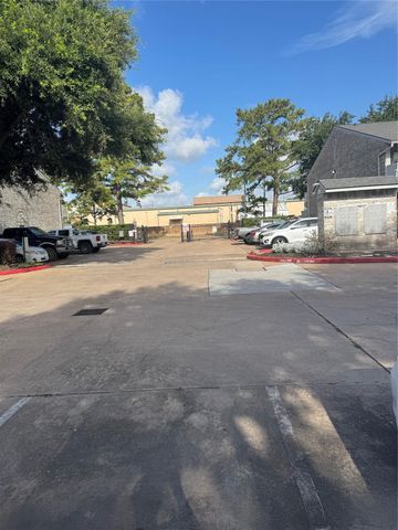 10821 Braes Bend Drive, Houston, TX 77071