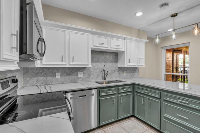 11651 Twain Drive, Montgomery, TX 77356
