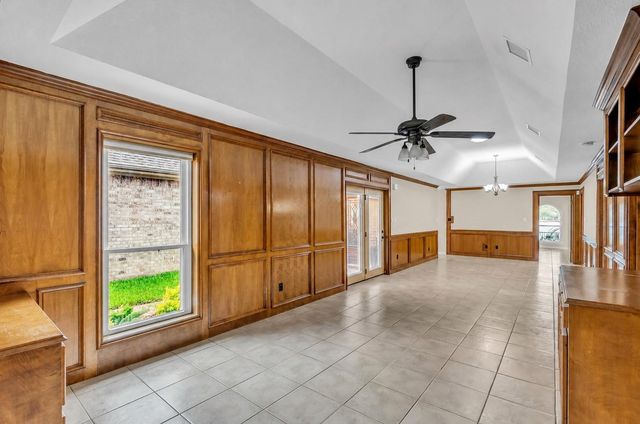 11651 Twain Drive, Montgomery, TX 77356