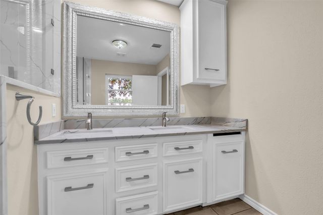 11651 Twain Drive, Montgomery, TX 77356