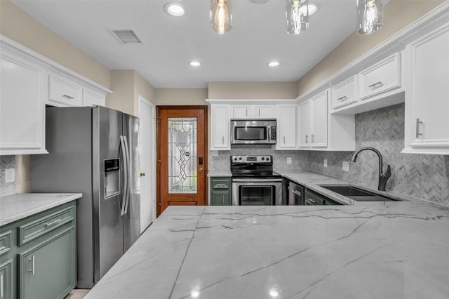 11651 Twain Drive, Montgomery, TX 77356