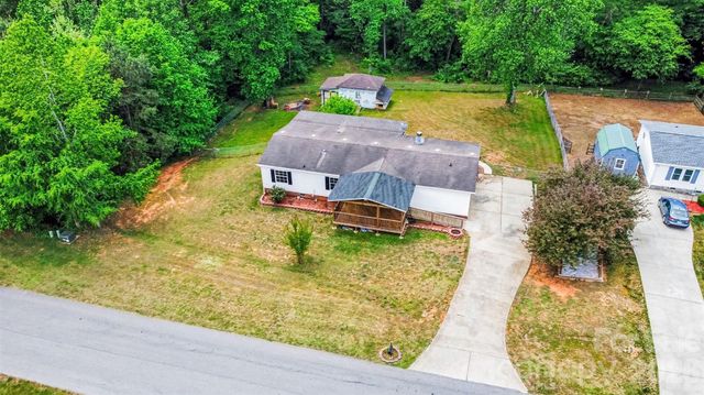 2009 Rocky Creek Lane, Dallas, NC 28034