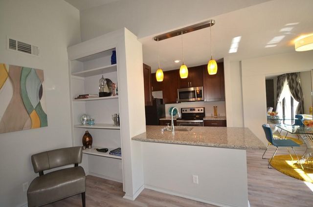 1601 Faro DR 201, Austin, TX 78741