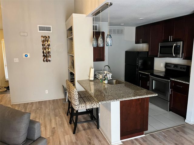 1601 Faro DR 201, Austin, TX 78741