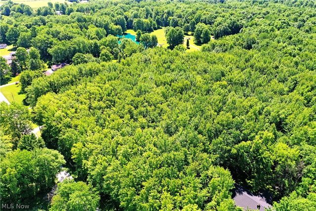 Airport Road NW, Warren, OH 44481