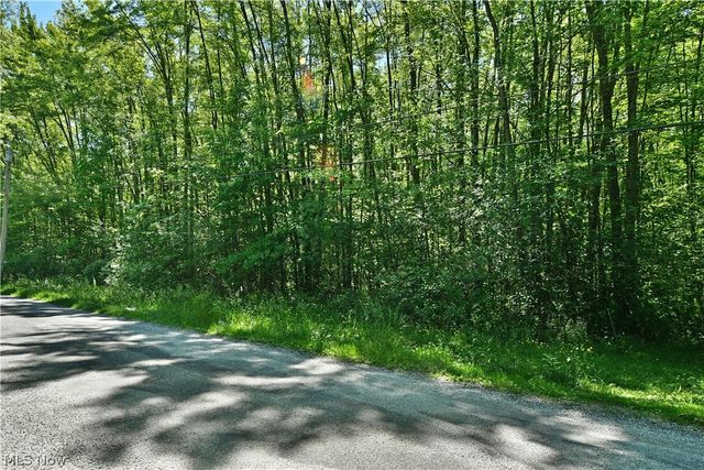 Airport Road NW, Warren, OH 44481