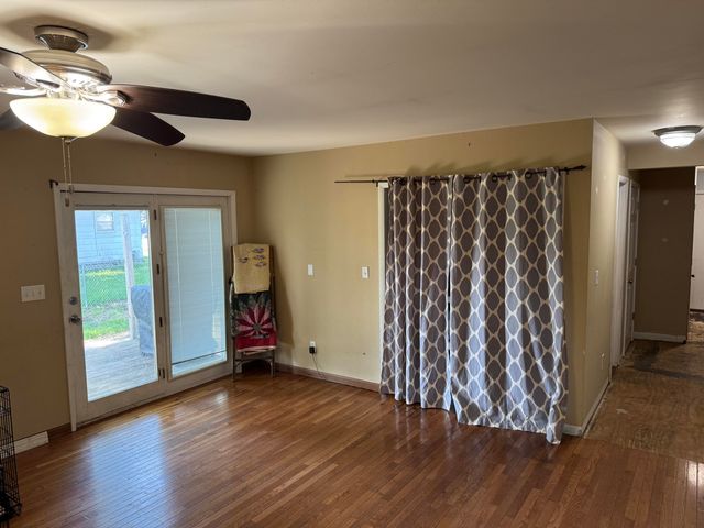 728 GREEN ST, Centralia, MO 65240