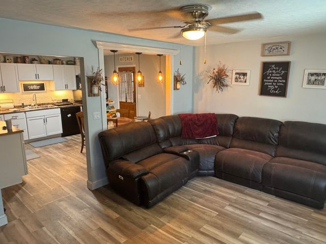 728 GREEN ST, Centralia, MO 65240