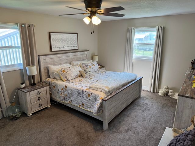 728 GREEN ST, Centralia, MO 65240