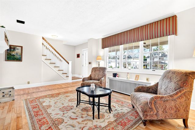 77 Hunt Avenue, Pearl River, NY 10965
