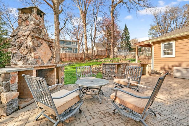 77 Hunt Avenue, Pearl River, NY 10965