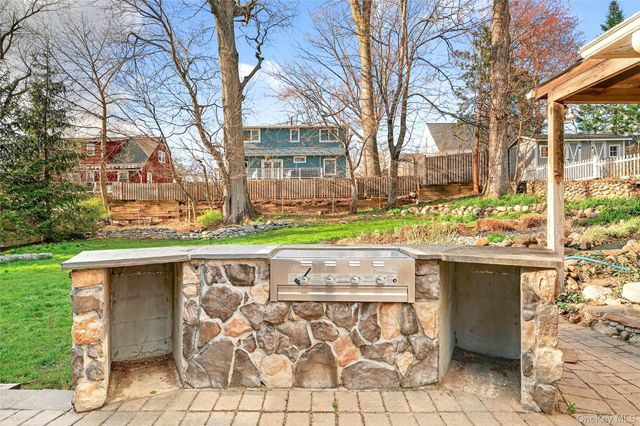 77 Hunt Avenue, Pearl River, NY 10965