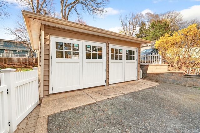 77 Hunt Avenue, Pearl River, NY 10965