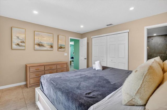3303 6TH AVENUE B, Holmes Beach, FL 34217