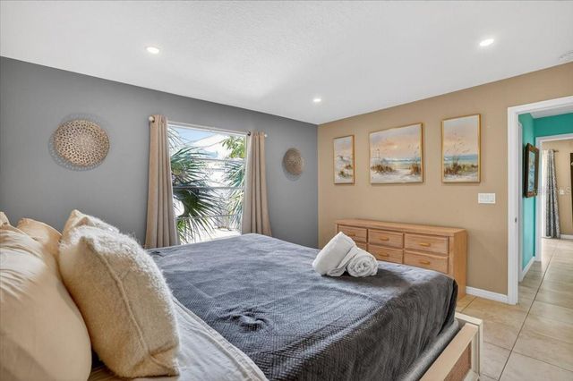 3303 6TH AVENUE B, Holmes Beach, FL 34217
